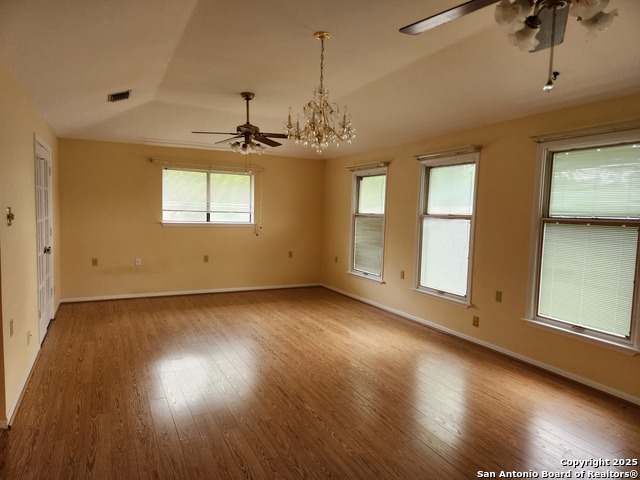 Listing photo id 9 for 9018 Woburn  