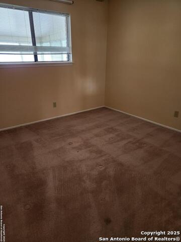 Listing photo id 14 for 9018 Woburn  