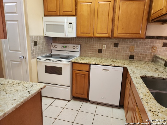Listing photo id 0 for 9018 Woburn  