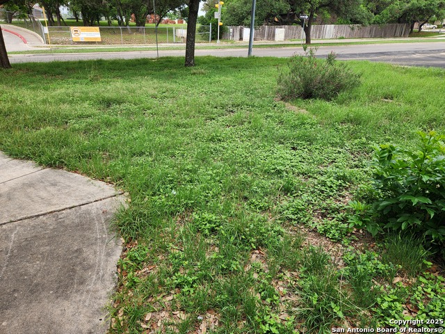 Listing photo id 18 for 9018 Woburn  