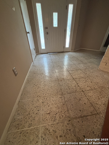 Image 2 of 6 For 408 S Vandiver Rd