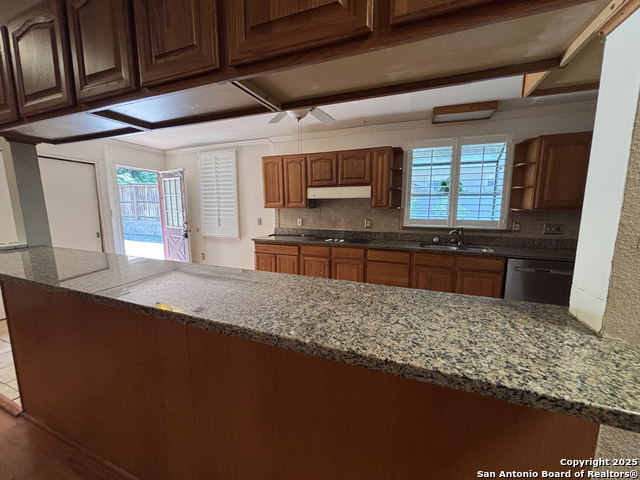 Image 5 of 6 For 408 S Vandiver Rd