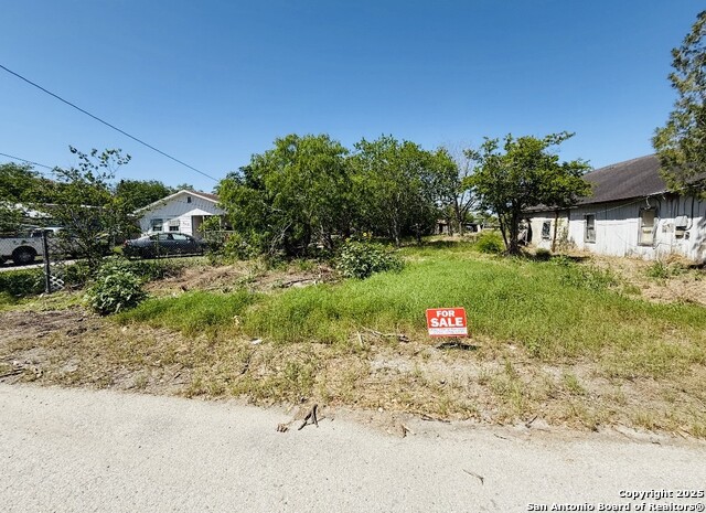 Listing photo id 0 for 1025 Ohio  