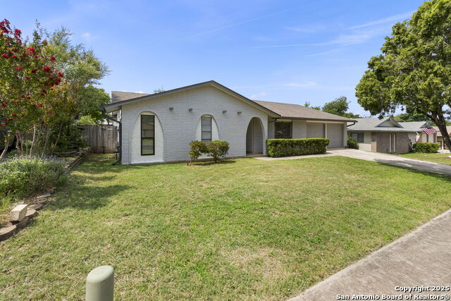 Listing photo id 0 for 6818 Forest Meadow