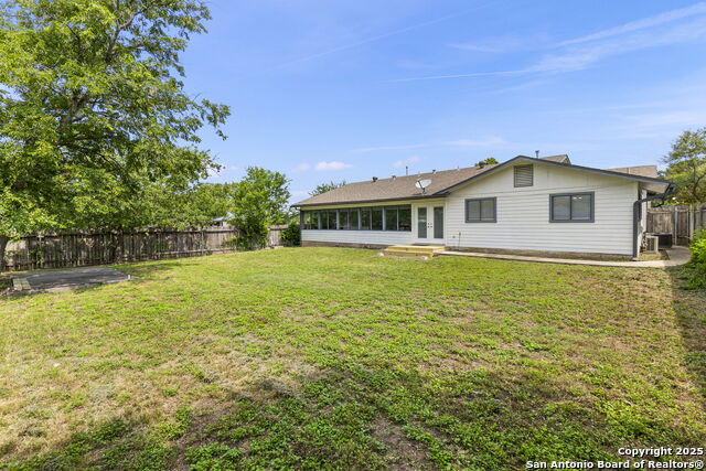 Listing photo id 28 for 6818 Forest Meadow