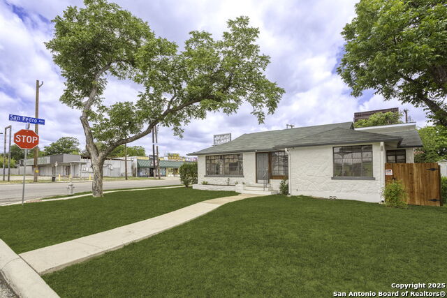 Listing photo id 1 for 5600 San Pedro Ave