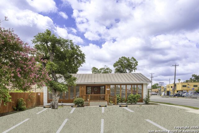 Listing photo id 31 for 5600 San Pedro Ave