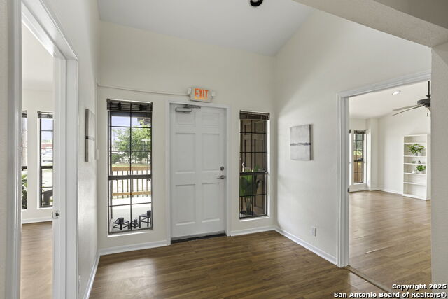 Listing photo id 3 for 5600 San Pedro Ave
