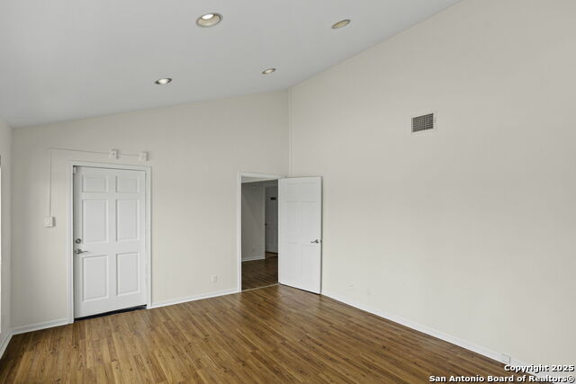 Listing photo id 5 for 5600 San Pedro Ave