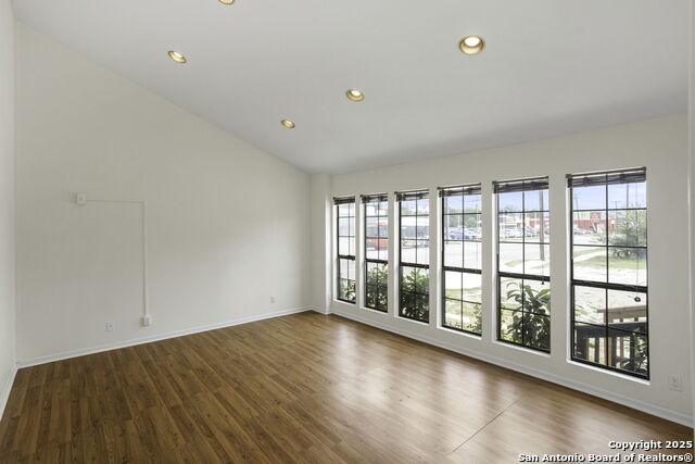 Listing photo id 6 for 5600 San Pedro Ave