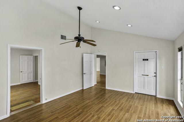 Listing photo id 7 for 5600 San Pedro Ave
