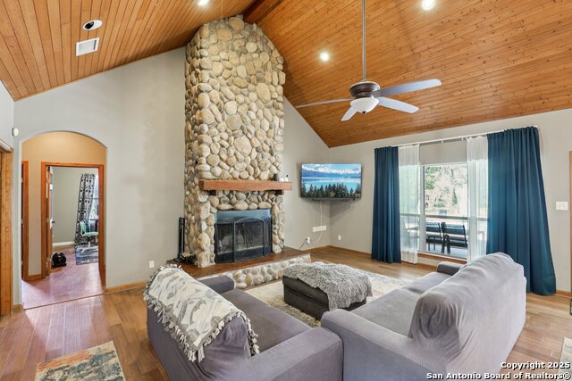 Image 15 of 52 For 557 Jacobs Ln.
