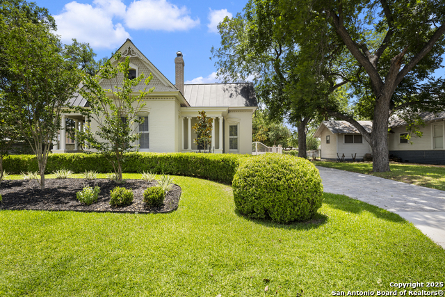 Details for 477 Mill Street W, New Braunfels, TX 78130