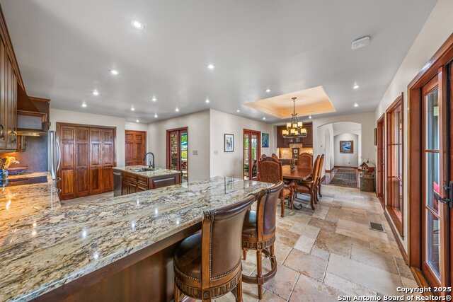 Listing photo id 11 for 327 Loma Vista