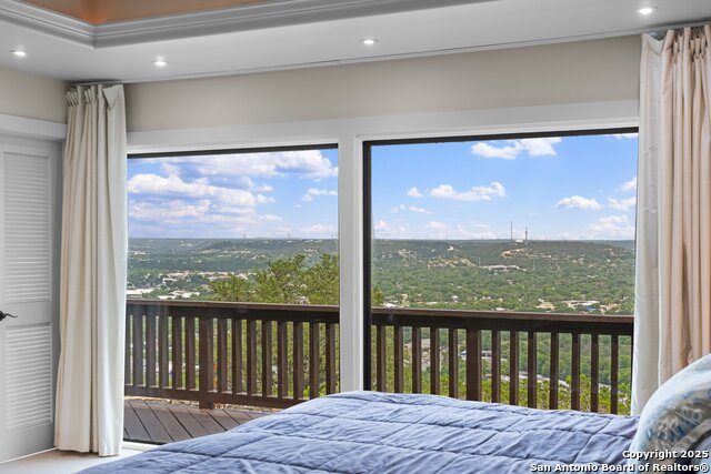 Listing photo id 14 for 327 Loma Vista