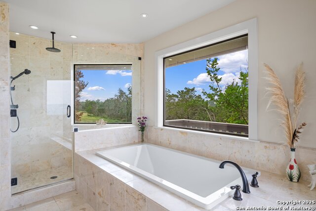 Listing photo id 16 for 327 Loma Vista