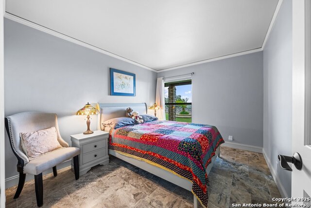 Listing photo id 25 for 327 Loma Vista