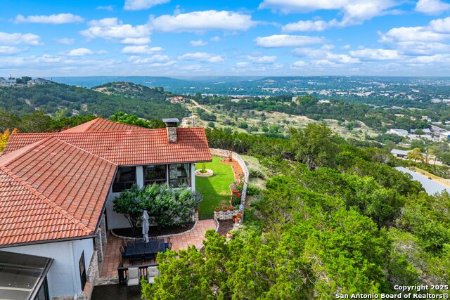 Listing photo id 1 for 327 Loma Vista