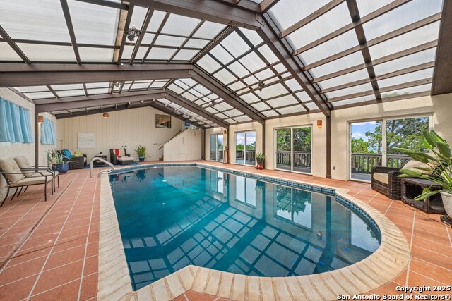 Listing photo id 29 for 327 Loma Vista