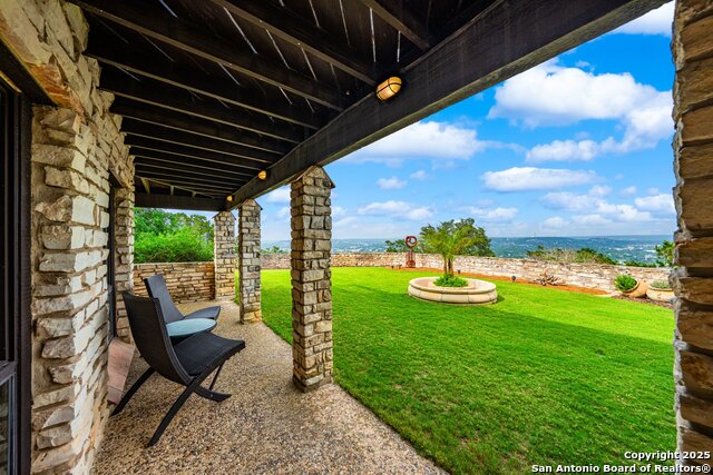 Listing photo id 31 for 327 Loma Vista