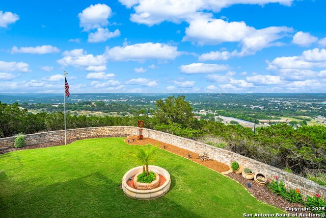 Listing photo id 32 for 327 Loma Vista