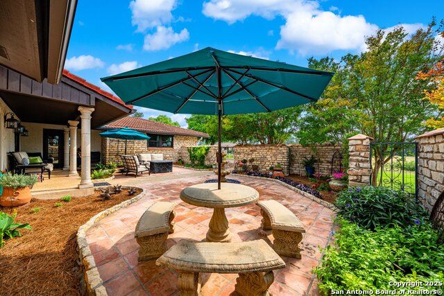 Listing photo id 36 for 327 Loma Vista