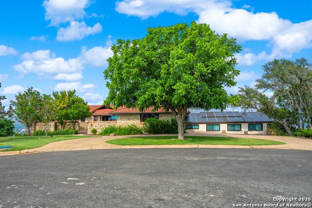 Listing photo id 2 for 327 Loma Vista