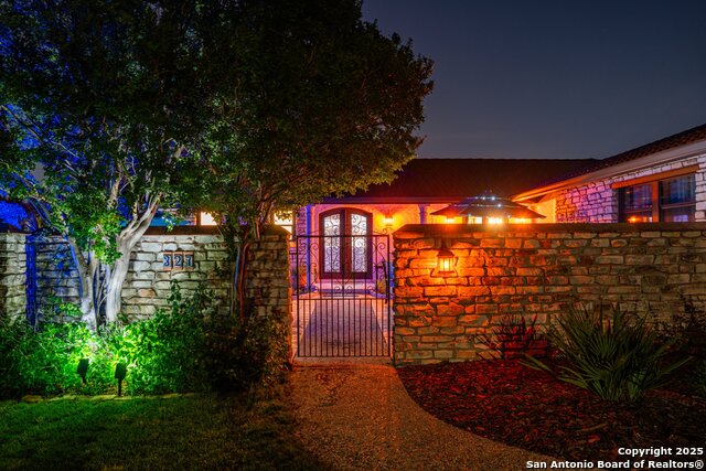 Listing photo id 38 for 327 Loma Vista