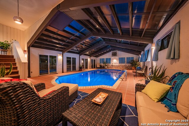 Listing photo id 41 for 327 Loma Vista