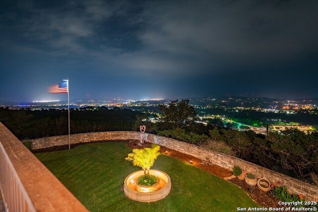 Listing photo id 44 for 327 Loma Vista