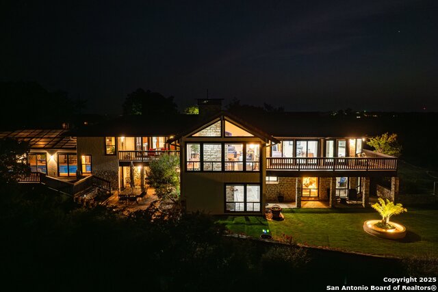 Listing photo id 45 for 327 Loma Vista