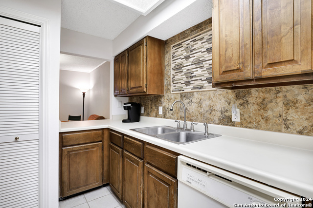 Image 6 of 15 For 7738 Chambers Rd  611