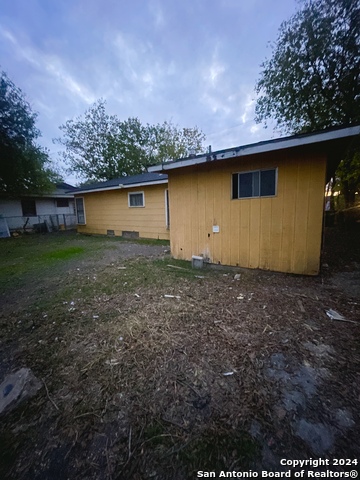 Listing photo id 7 for 138 Olga