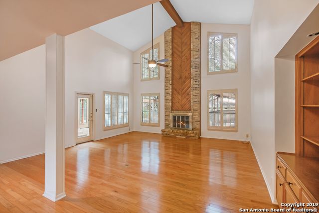 Image 4 of 25 For 12850 Castle Bend St
