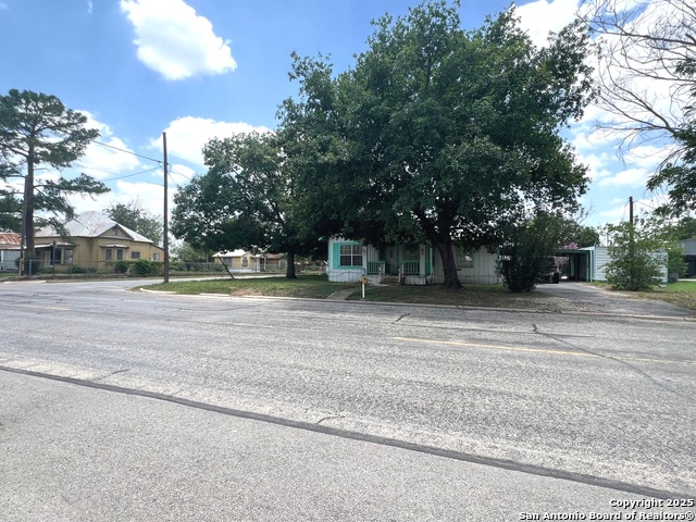 Details for 413 4th St  , Poteet, TX 78065