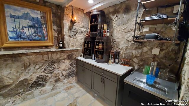 Image 13 of 51 For 9810 Park Dr