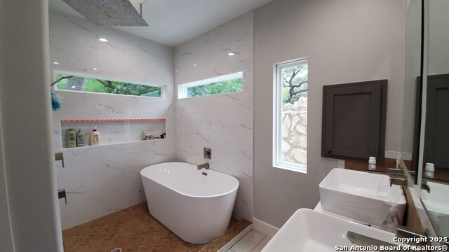Image 33 of 51 For 9810 Park Dr