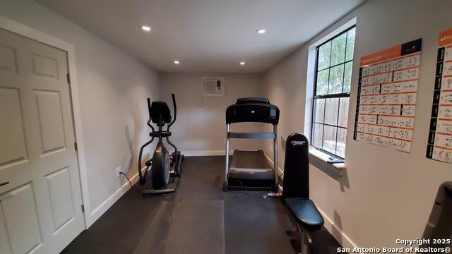 Image 41 of 51 For 9810 Park Dr