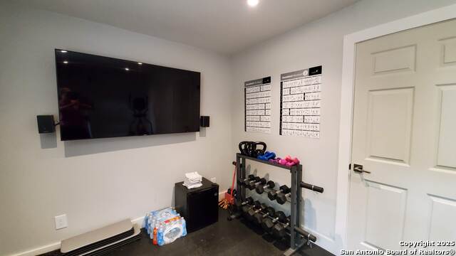 Image 43 of 51 For 9810 Park Dr