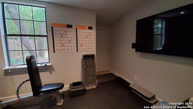Image 44 of 51 For 9810 Park Dr