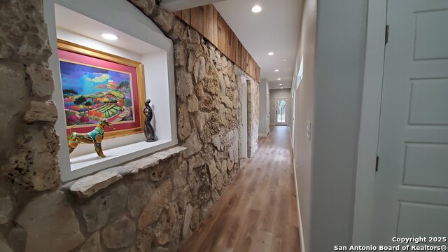 Image 5 of 51 For 9810 Park Dr