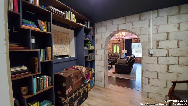 Image 6 of 51 For 9810 Park Dr