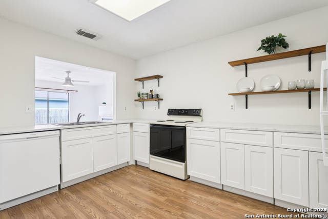 Image 11 of 23 For 7013 Blossom Creek