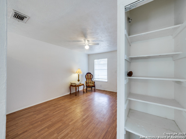 Listing photo id 8 for 7330 Glen Cross Dr