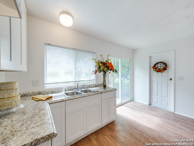 Listing photo id 10 for 7330 Glen Cross Dr