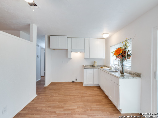 Listing photo id 14 for 7330 Glen Cross Dr