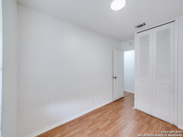 Listing photo id 17 for 7330 Glen Cross Dr