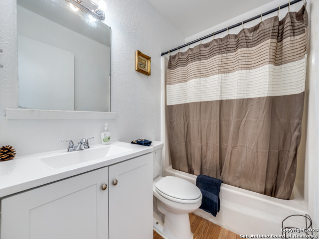 Listing photo id 21 for 7330 Glen Cross Dr