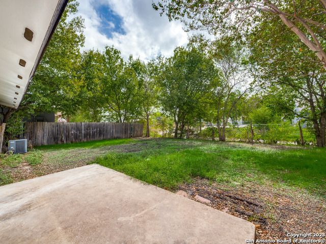 Listing photo id 29 for 7330 Glen Cross Dr