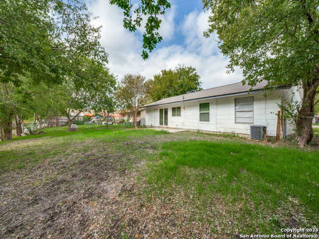 Listing photo id 31 for 7330 Glen Cross Dr